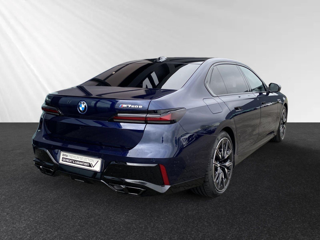 BMW M760