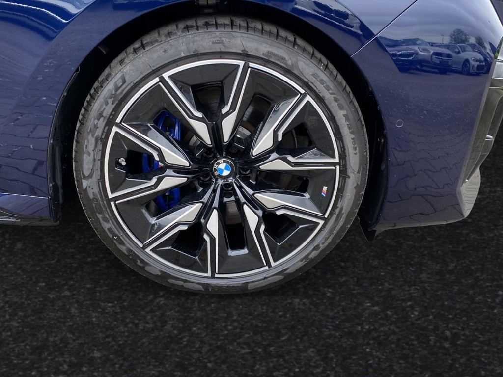 BMW M760