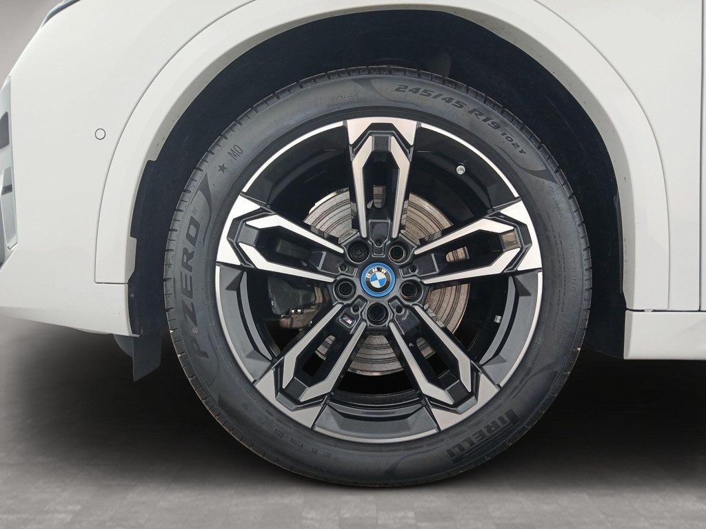 BMW iX2