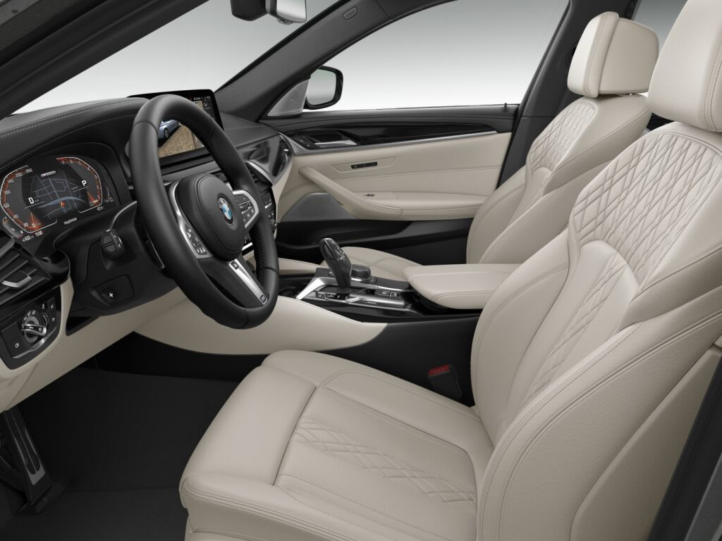 BMW M550