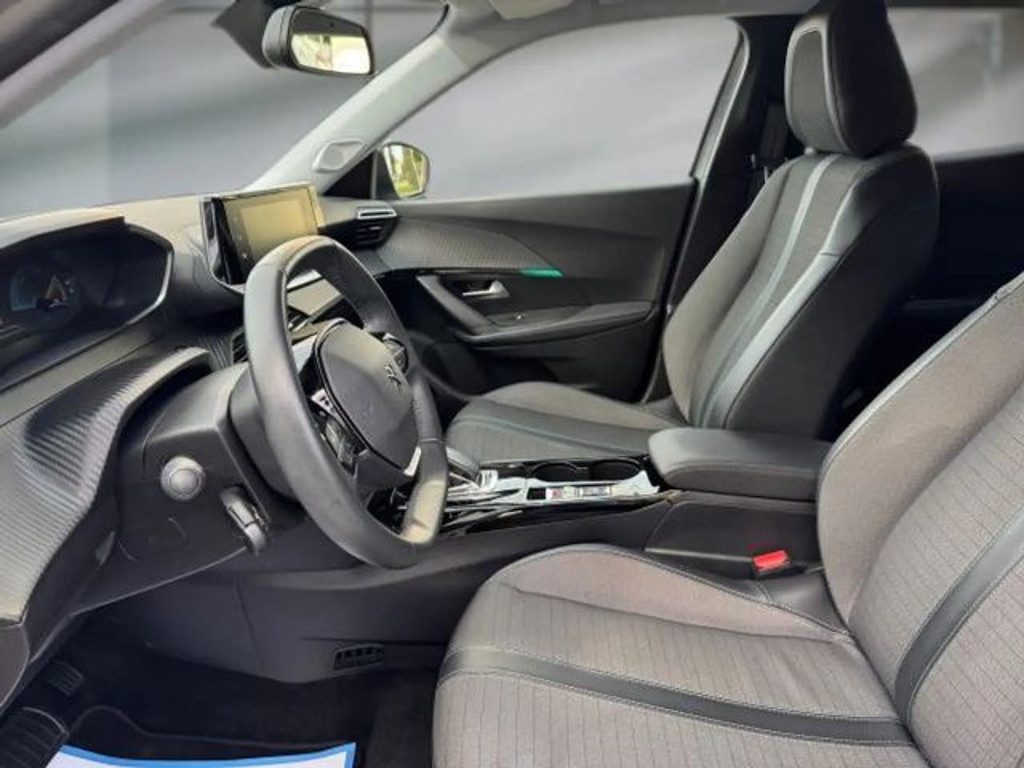 Peugeot e-2008