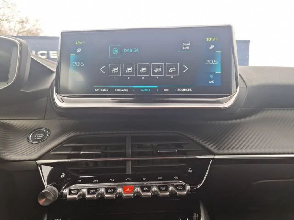 Peugeot e-2008