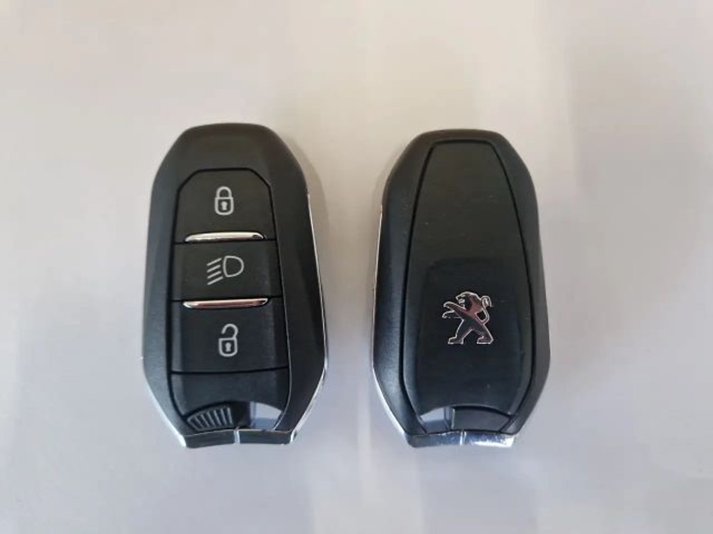 Peugeot e-2008