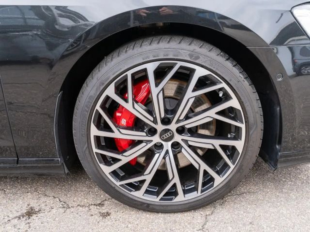 Audi S8