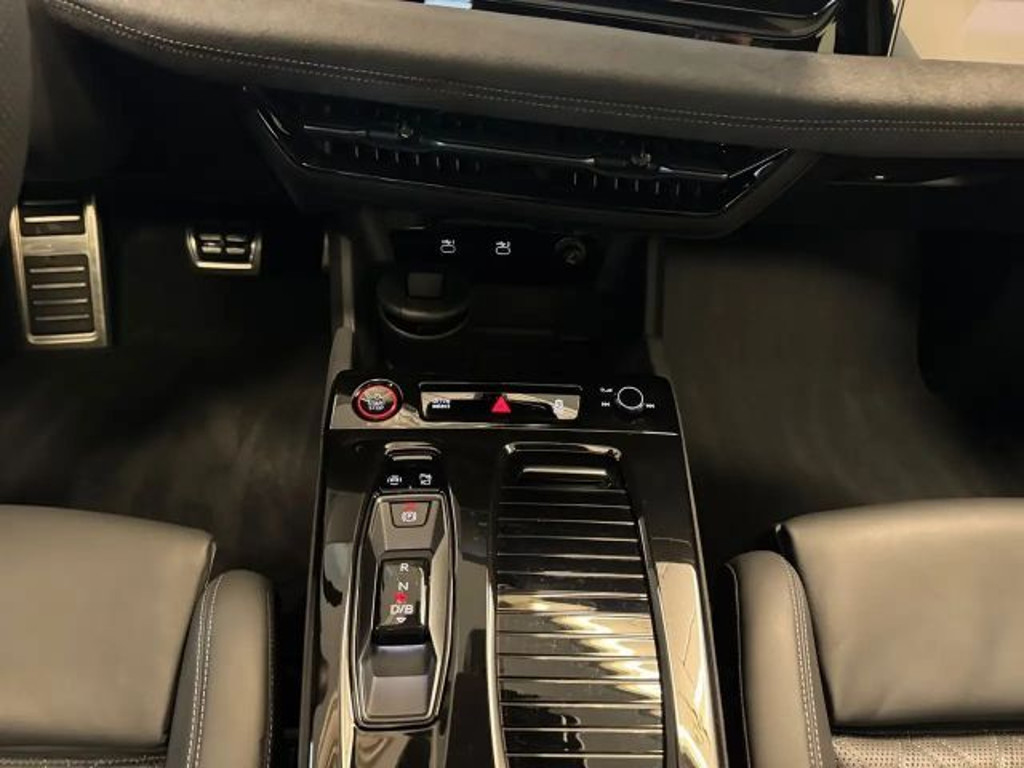 Audi S6 e-tron