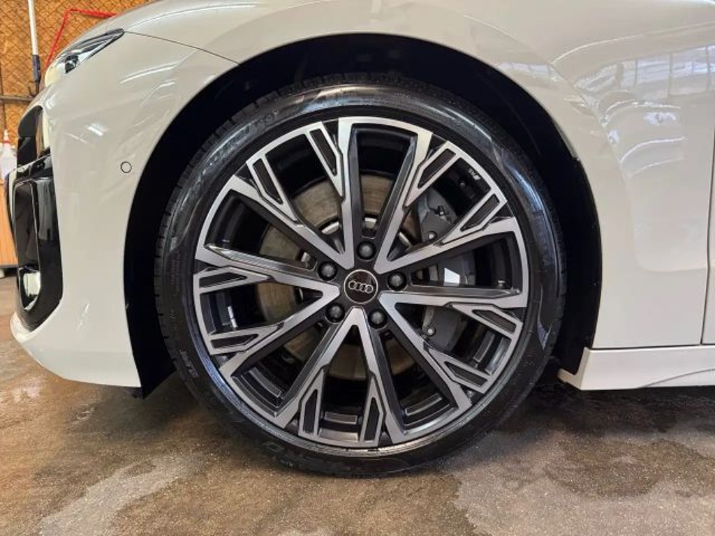 Audi S6 e-tron