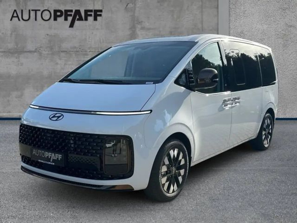 Hyundai Staria Signature