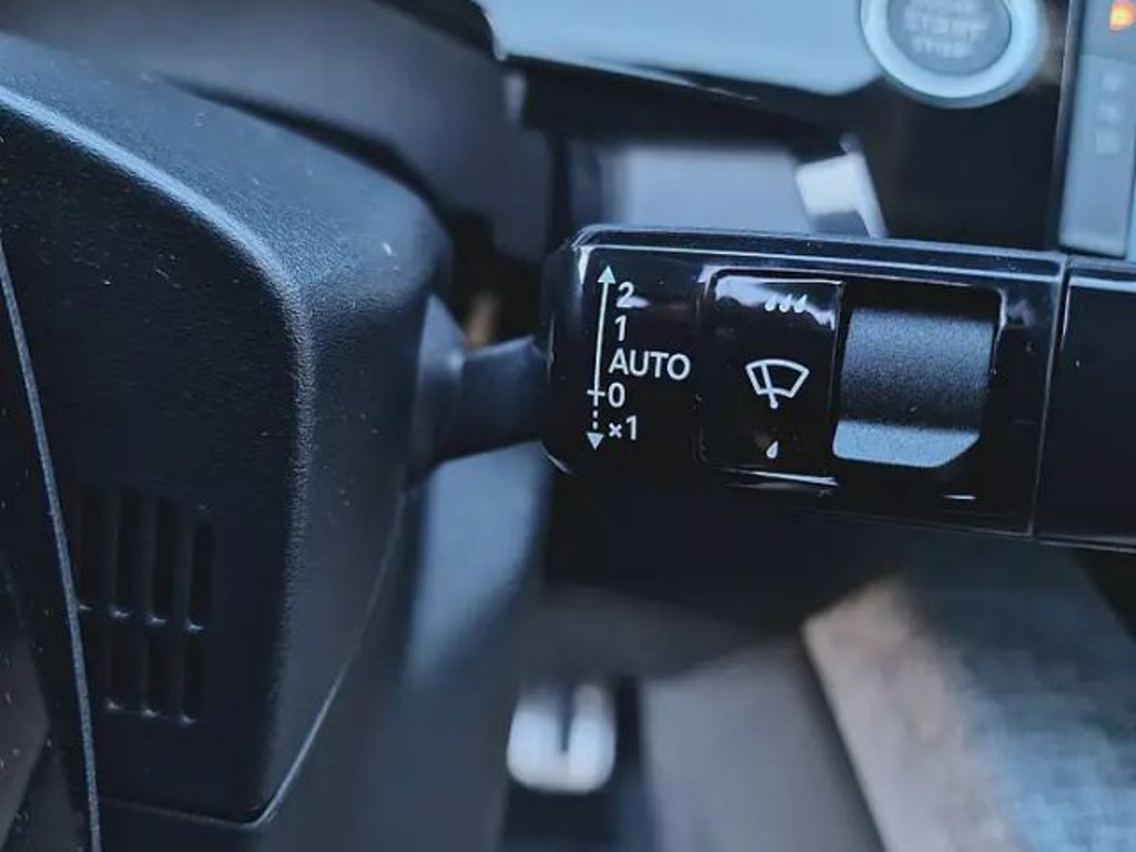Peugeot E-3008