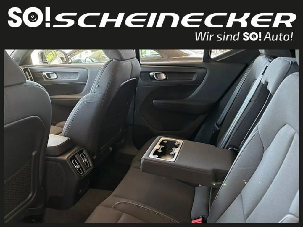 Volvo EX40
