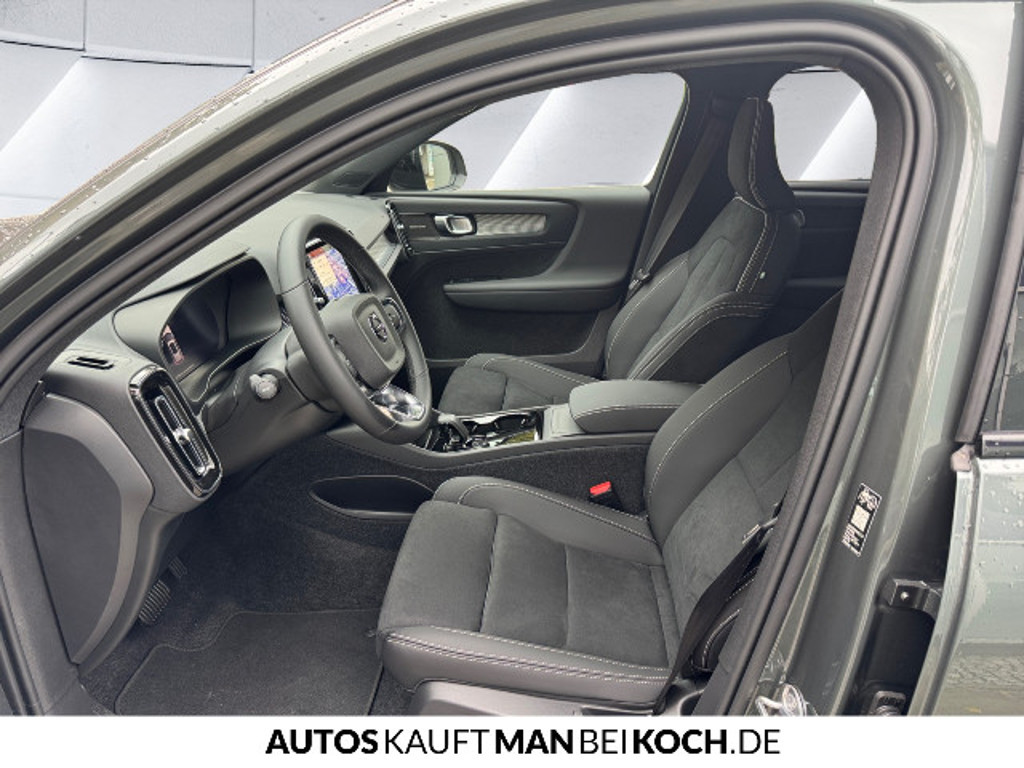 Volvo EX40