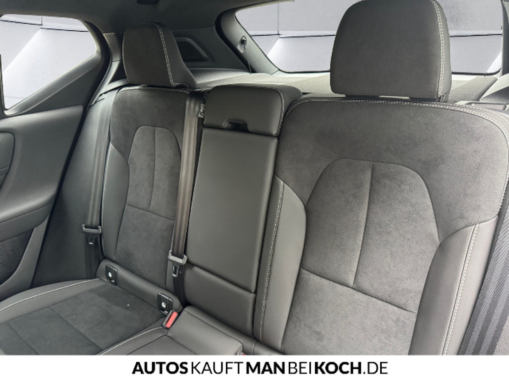 Volvo EX40