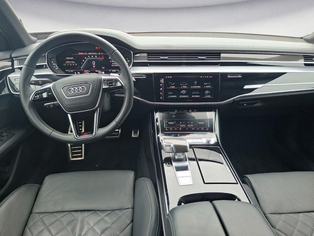 Audi S8