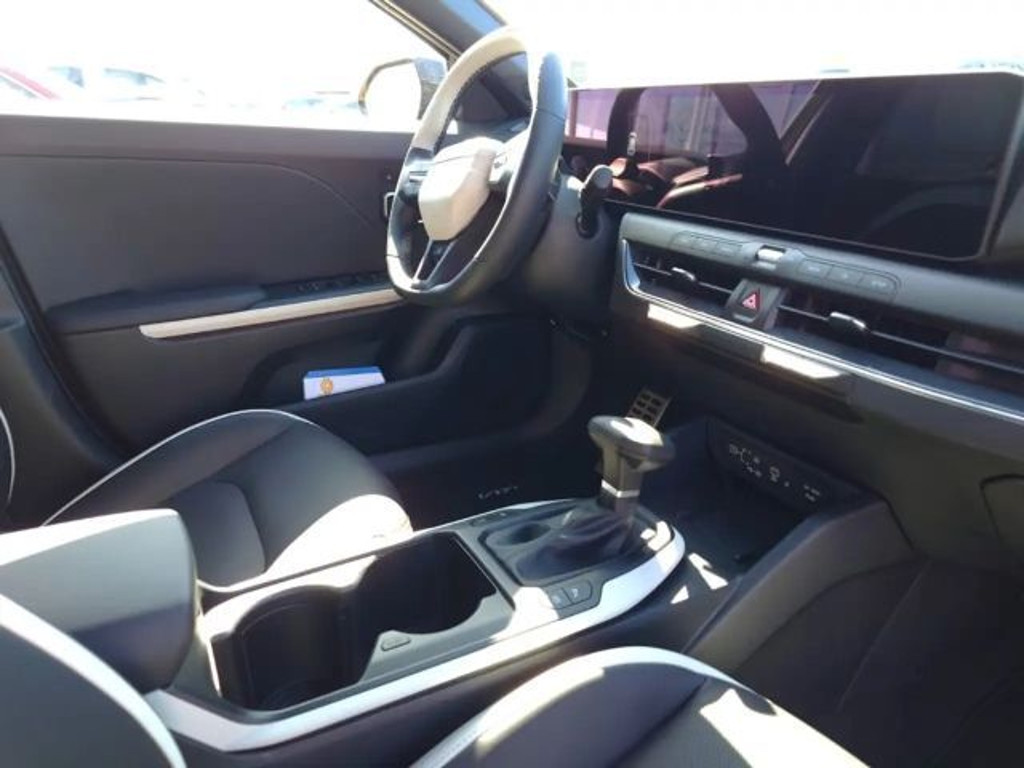 Kia K4