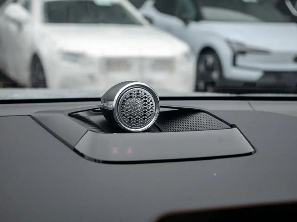 Volvo EX90