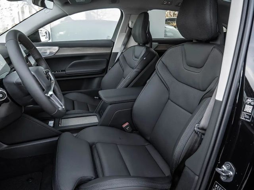 Volvo ES90