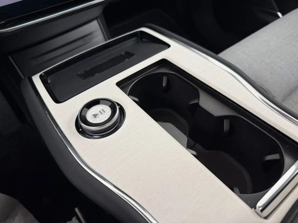 Volvo EX90