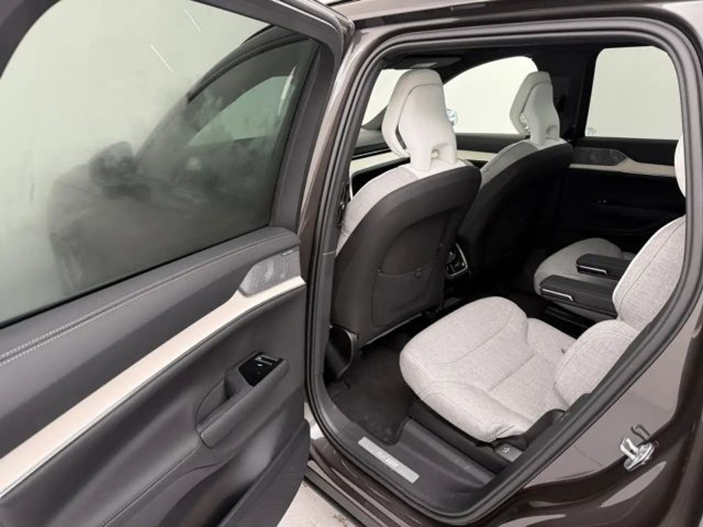 Volvo EX90