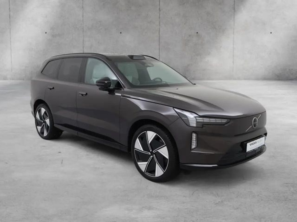 Volvo EX90