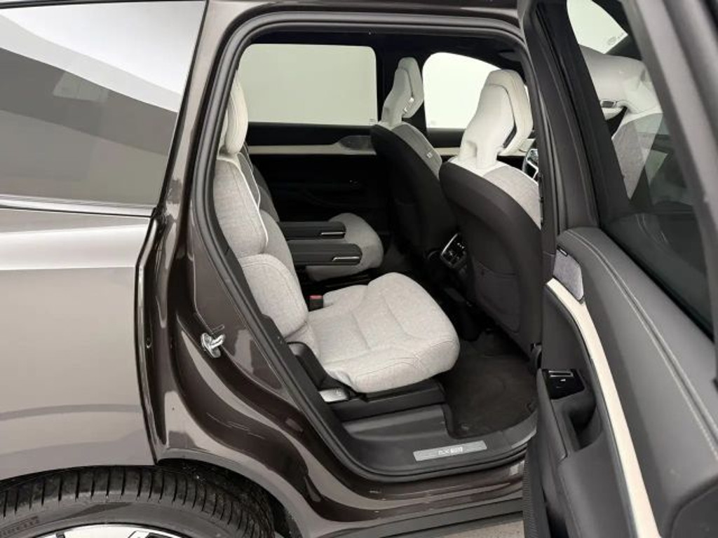Volvo EX90