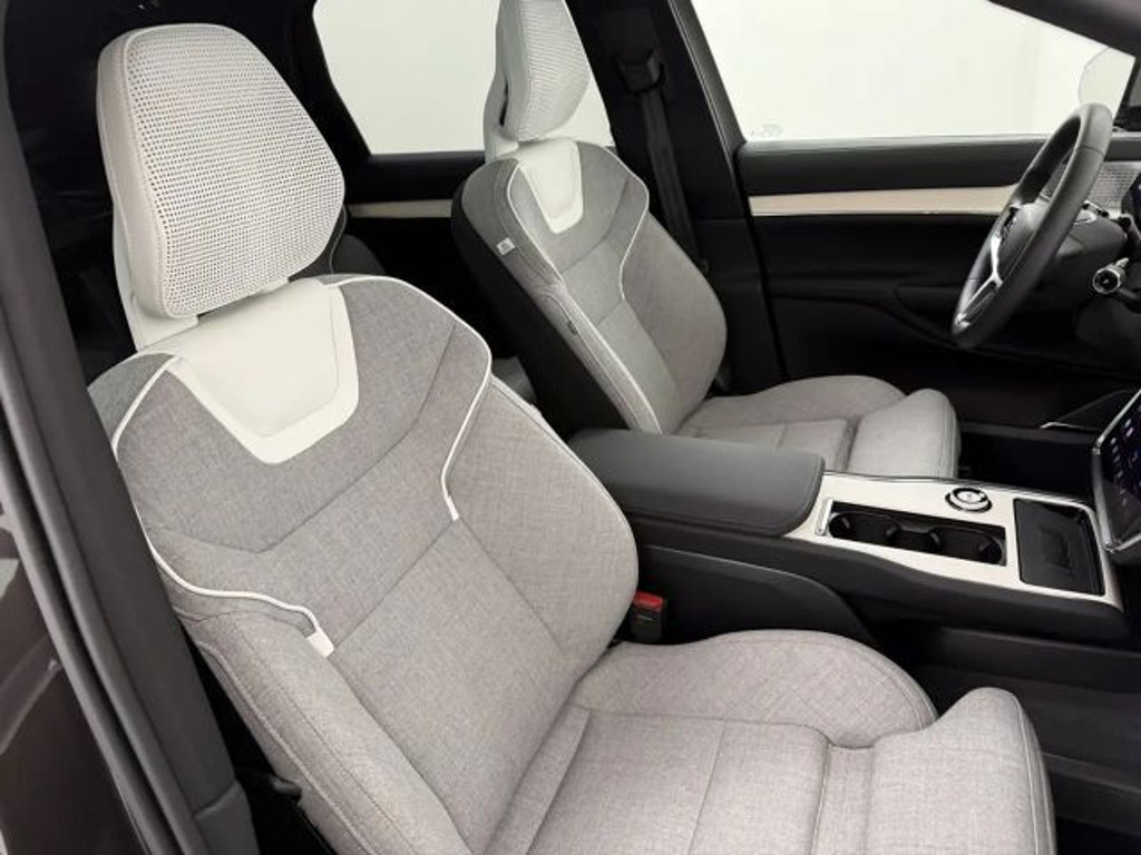 Volvo EX90