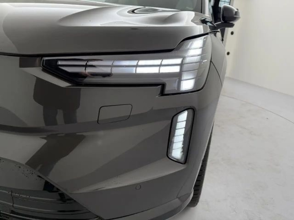 Volvo EX90