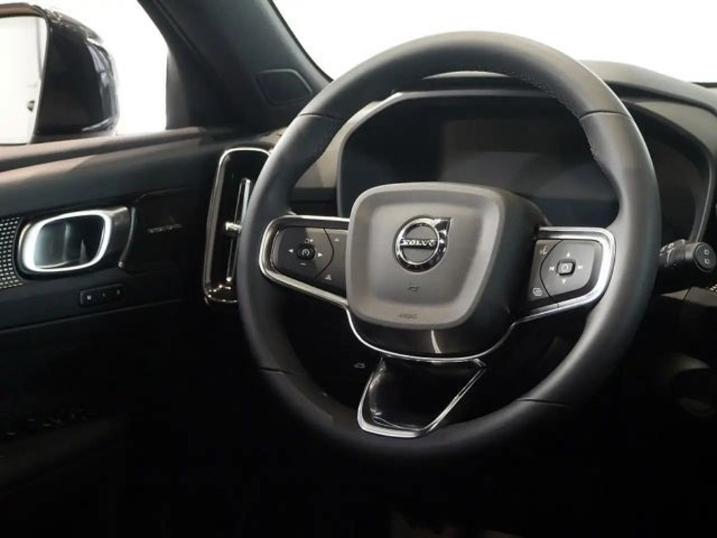 Volvo EX40