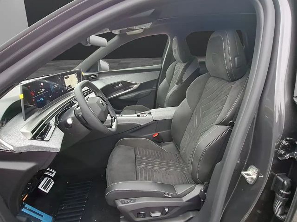 Peugeot E-5008
