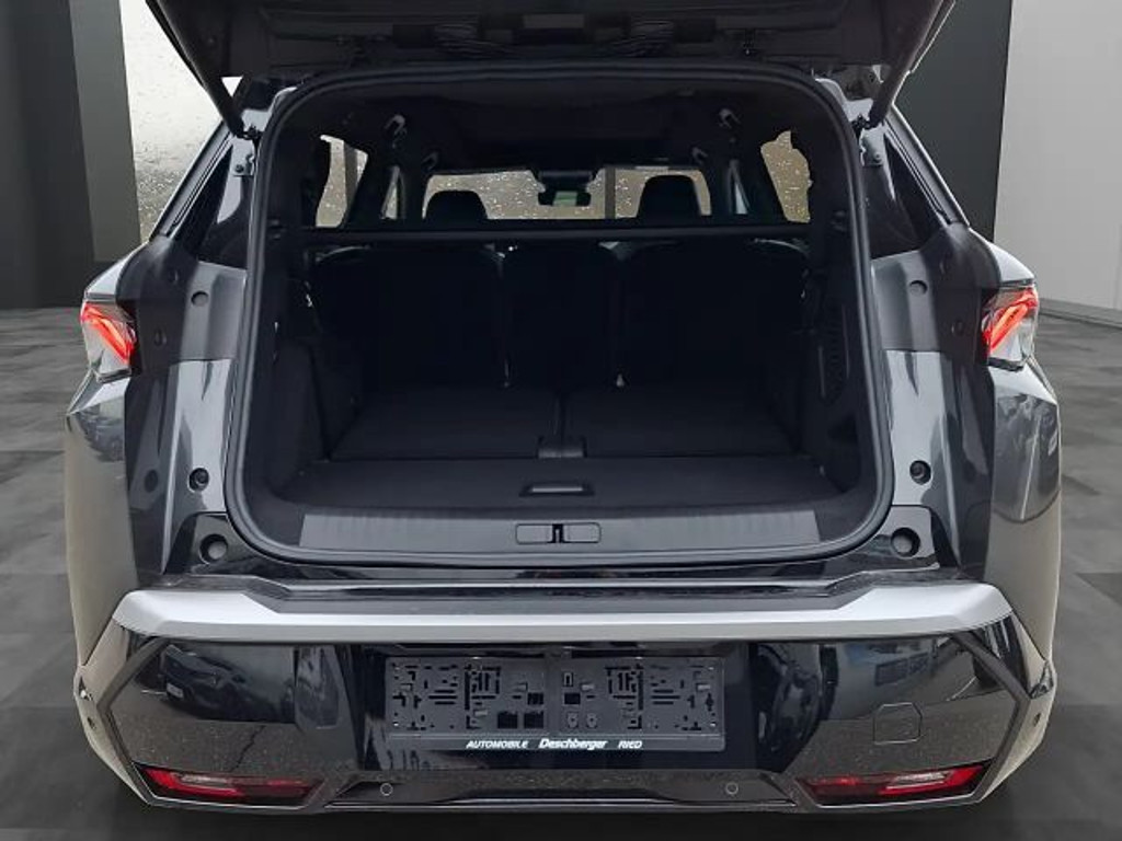 Peugeot E-5008