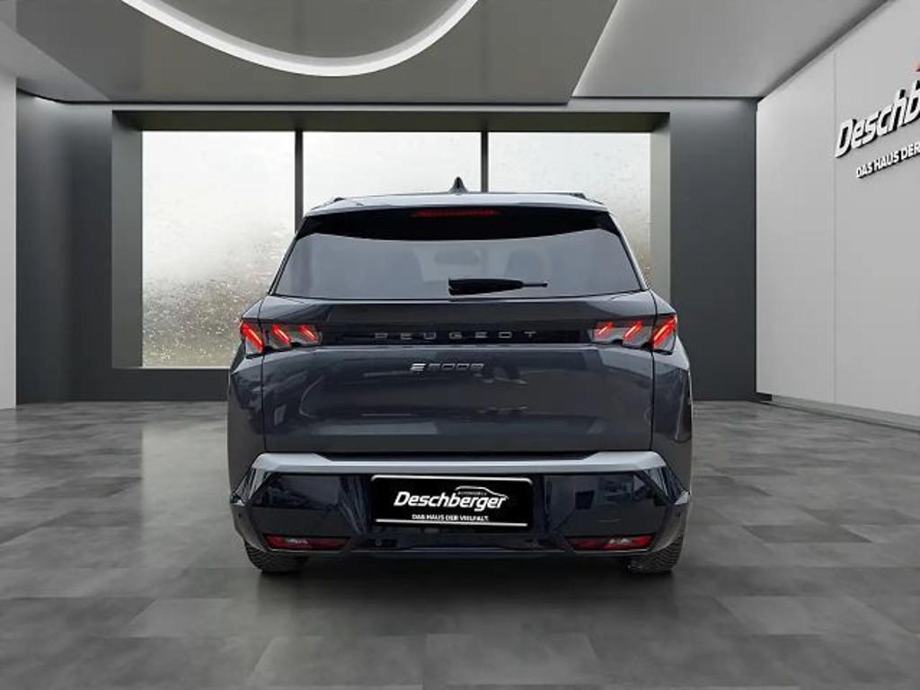 Peugeot E-5008