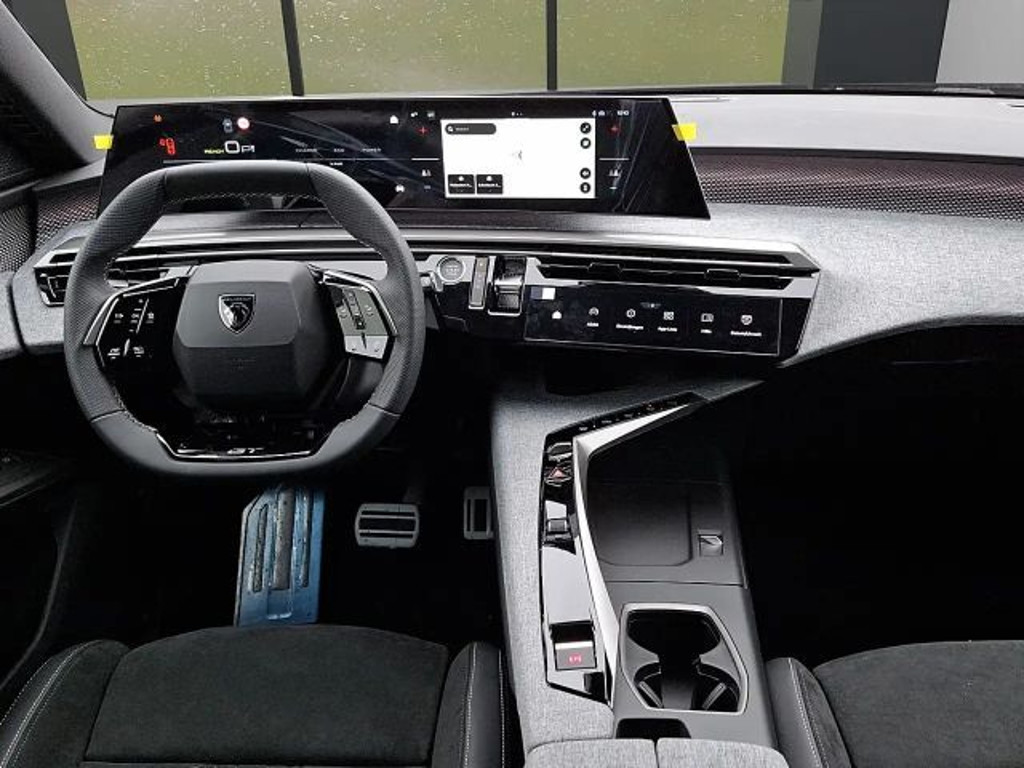 Peugeot E-5008