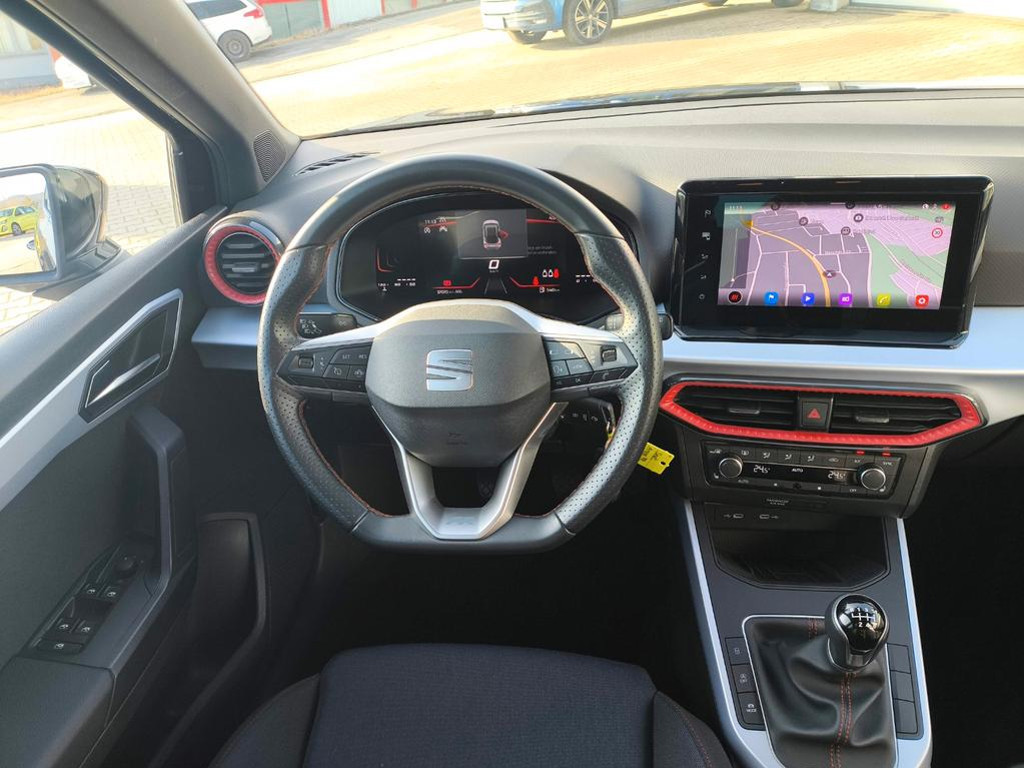 Seat Arona
