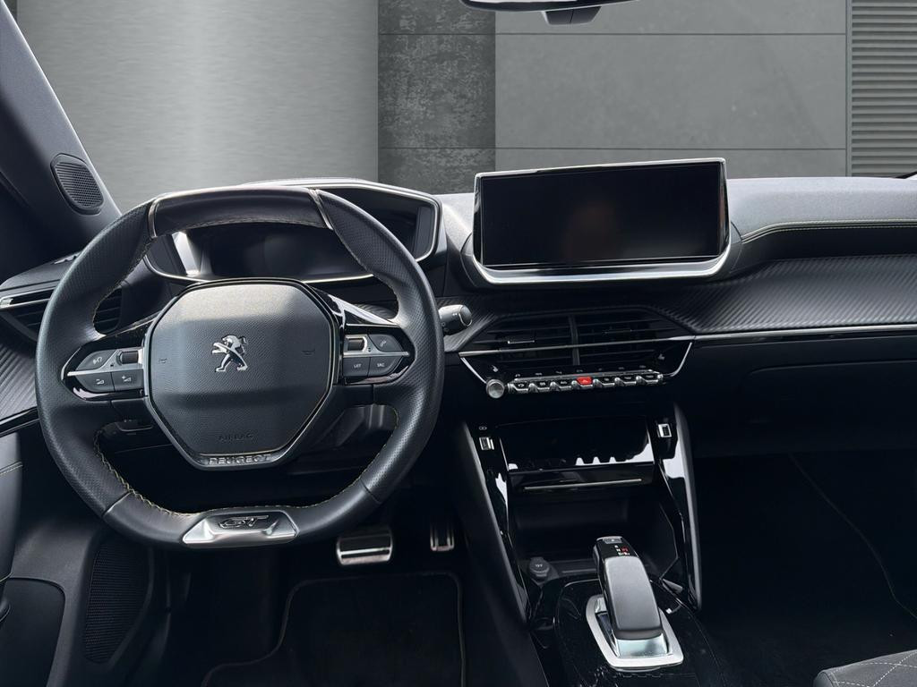 Peugeot e-2008