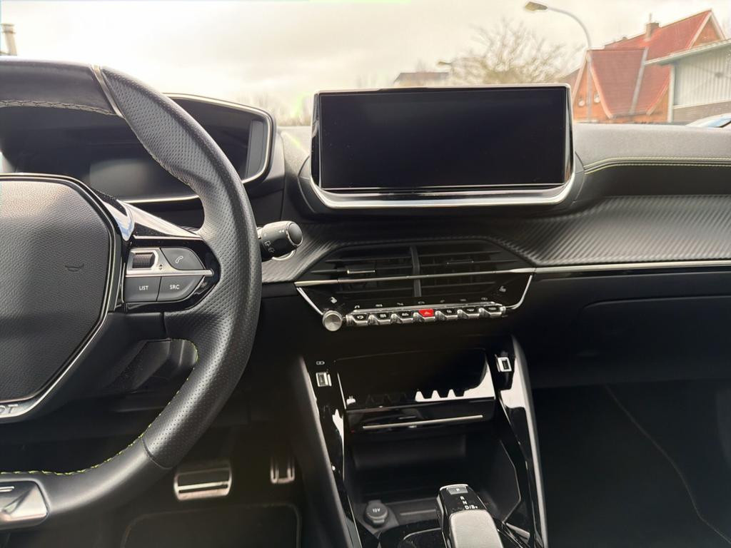 Peugeot e-2008