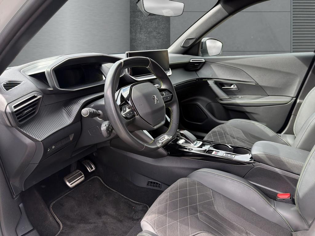 Peugeot e-2008