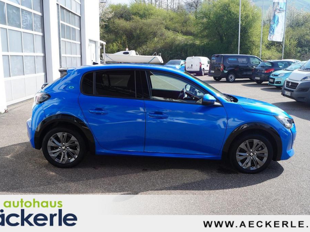 Peugeot e-208