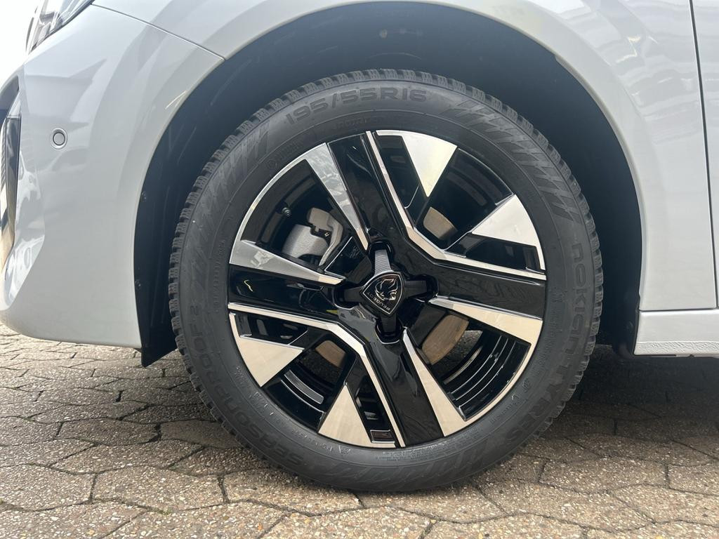 Peugeot e-208