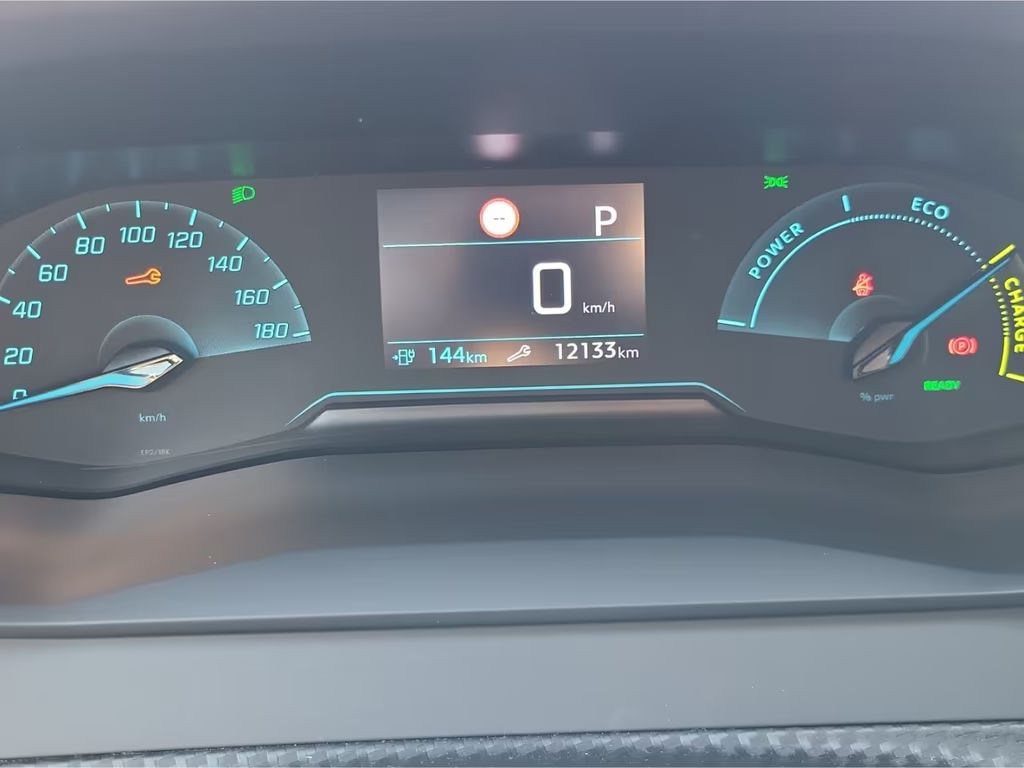 Peugeot e-208