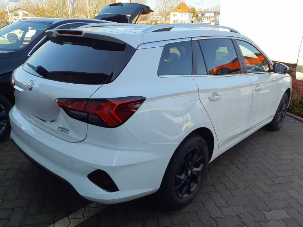 MG MG5 Luxury