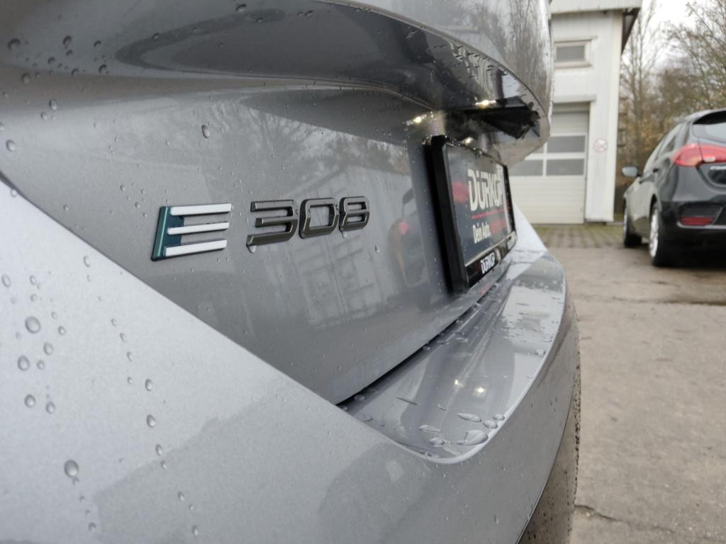 Peugeot e-308