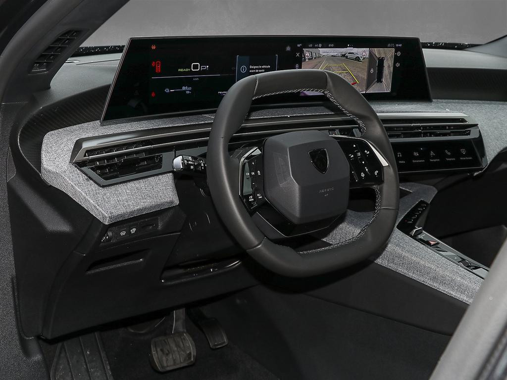 Peugeot E-5008
