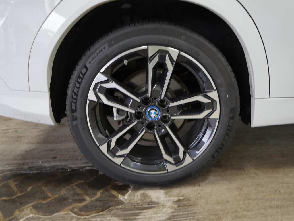 BMW iX2