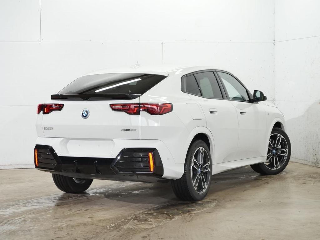 BMW iX2