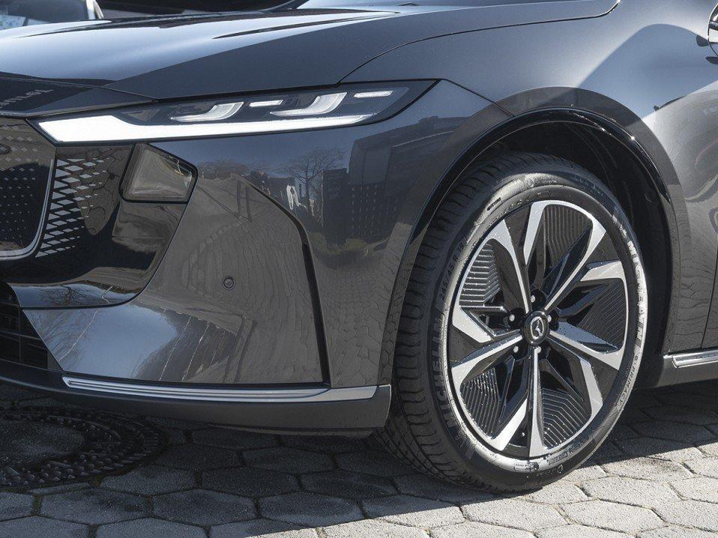 Mazda 6e