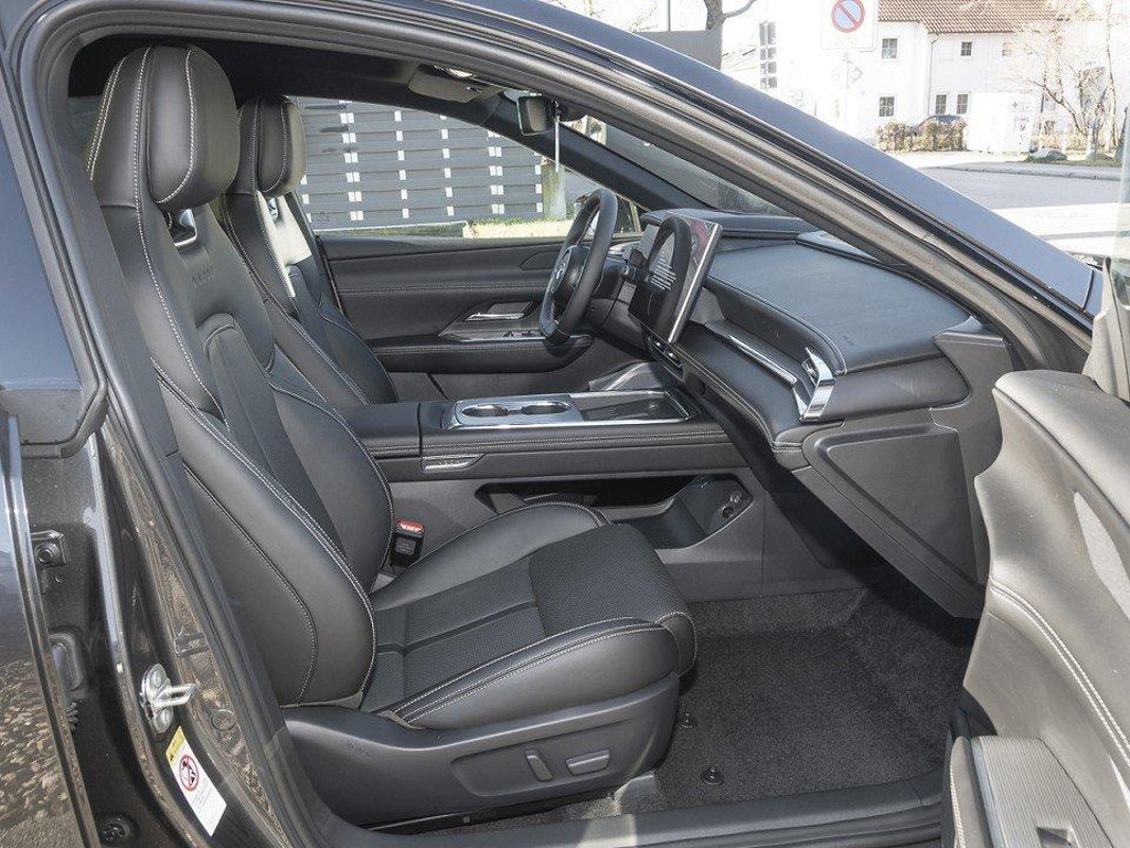 Mazda 6e