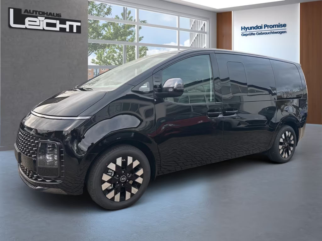 Hyundai Staria Signature