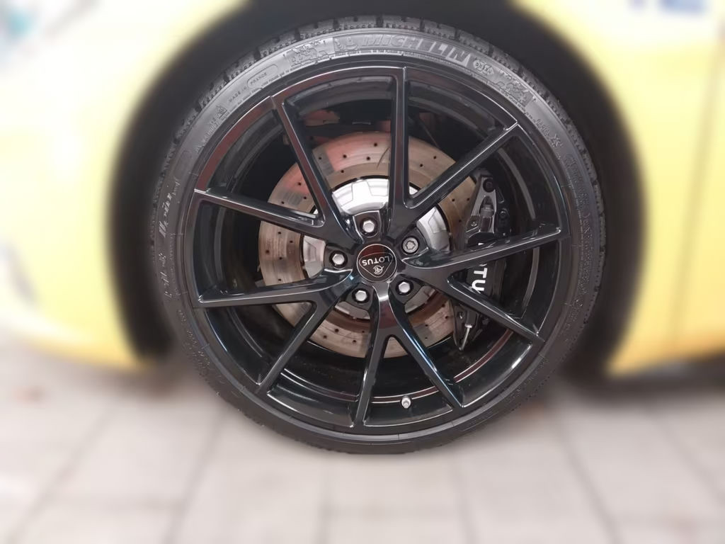 Lotus Emira