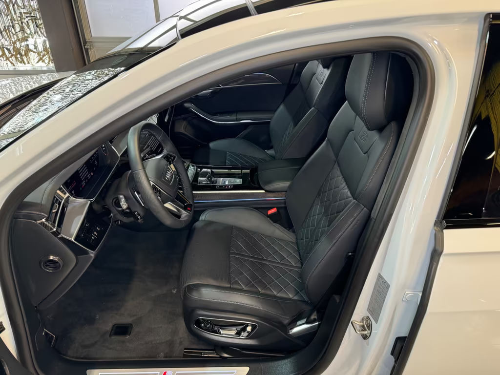 Audi S8