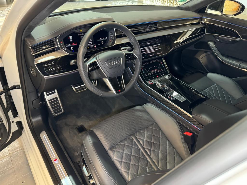 Audi S8
