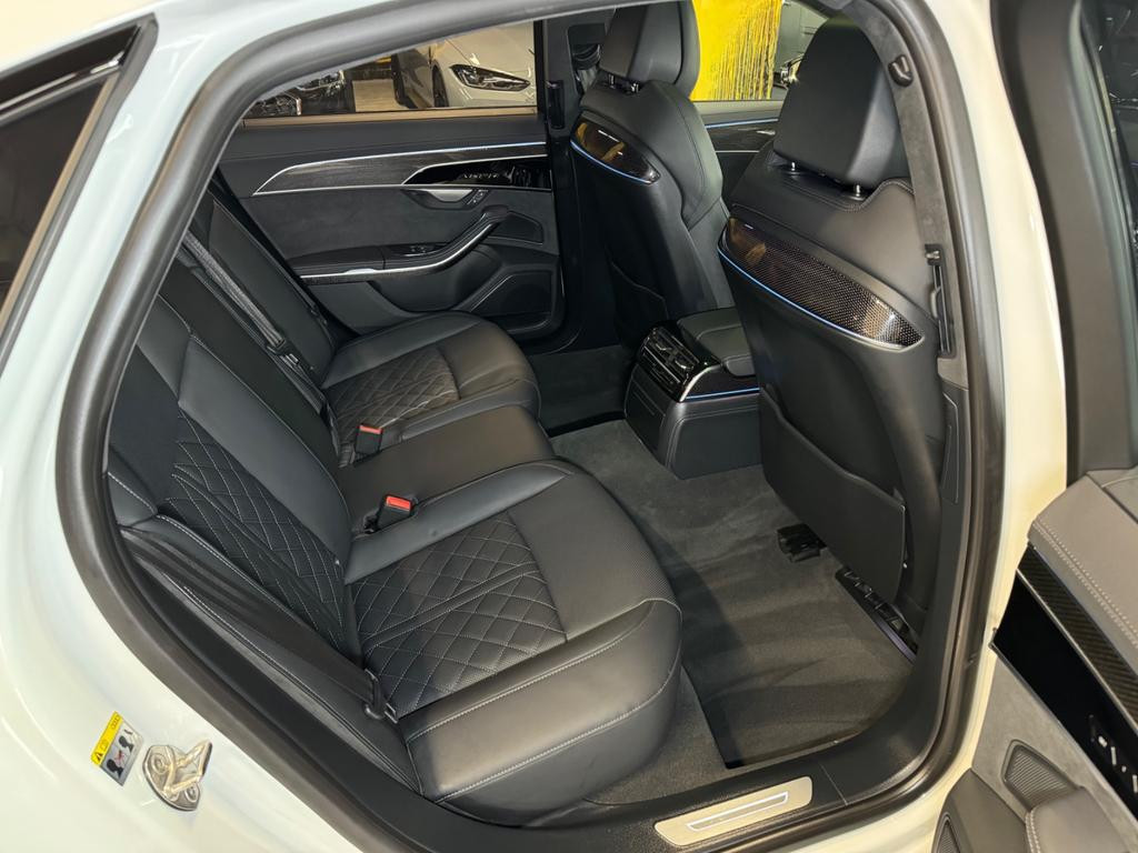 Audi S8