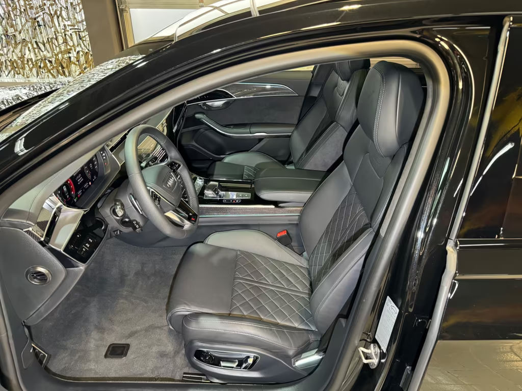 Audi S8